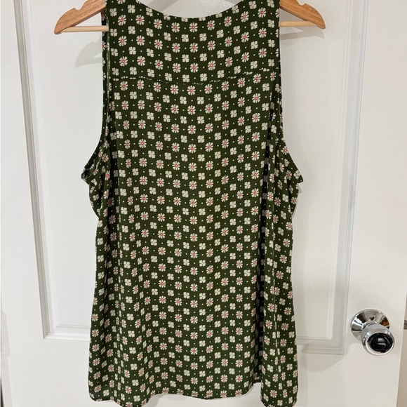 CAbi Green Floral Sleeveless Blouse xl - Picture 2 of 3